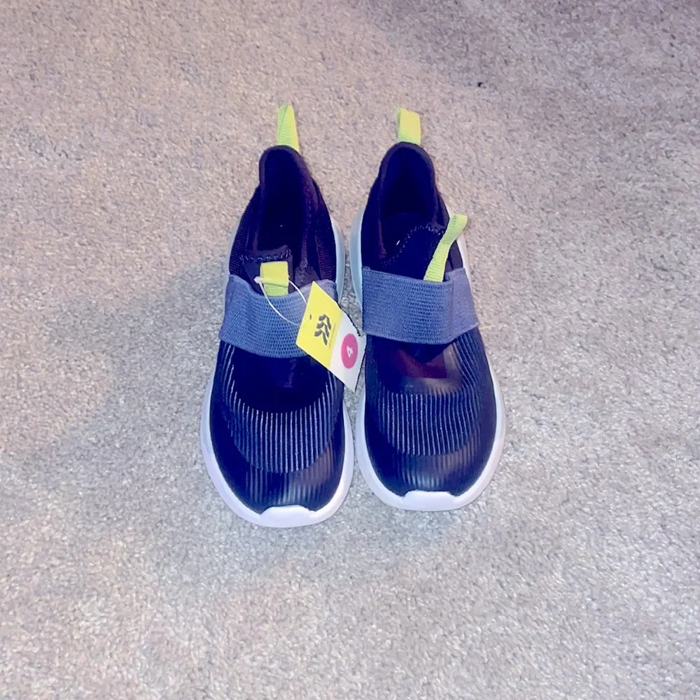 All in Motion navy blue tennis shoes boys size 4